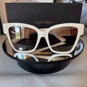 Dolce & Gabbana White Rectangular Sunglasses Full Inclusion